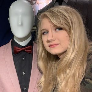 Meet your Posher, Avery